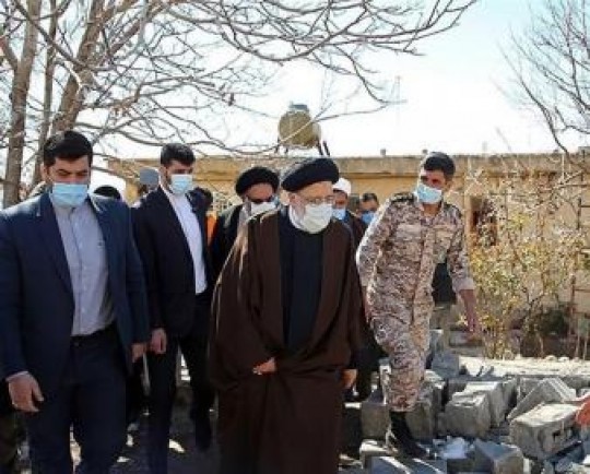 رئیس جمهور از شهرستان زلزله‌زده دنا بازدید کرد