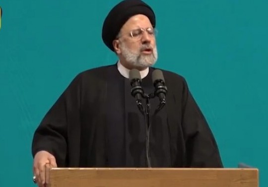 رئیسجمهور: در کردستان یک آقایی شکلاتی در بازار به من داد، چه کردند با این بیچاره! +فیلم
