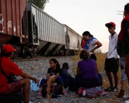 ارئه طرح محدود کردن ورود مهاجران به آمریکا از مرز مکزیک در سنا