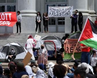 پلیس آمریکا ۹۰۰ معترض طرفدار فلسطین را در دانشگاه‌ها بازداشت کرد